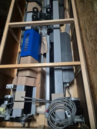 Dodávka 2-sloupového zvedáku RAV KPX 35. Děkujeme do Prahy 6. 👍