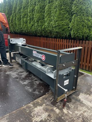 Dodávka 2-sloupového zvedáku GRUBBER 2.35 Clever. Děkujeme do Adršpachu. 👍